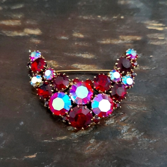 VINTAGE KARU ARKE INC BROOCH KAUFMANRUDEMAN SIGNED ROMANTIC